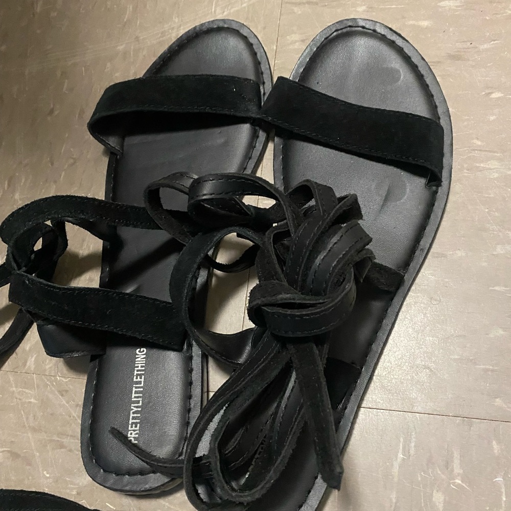Prettylittlething sandals. Black. Never worn